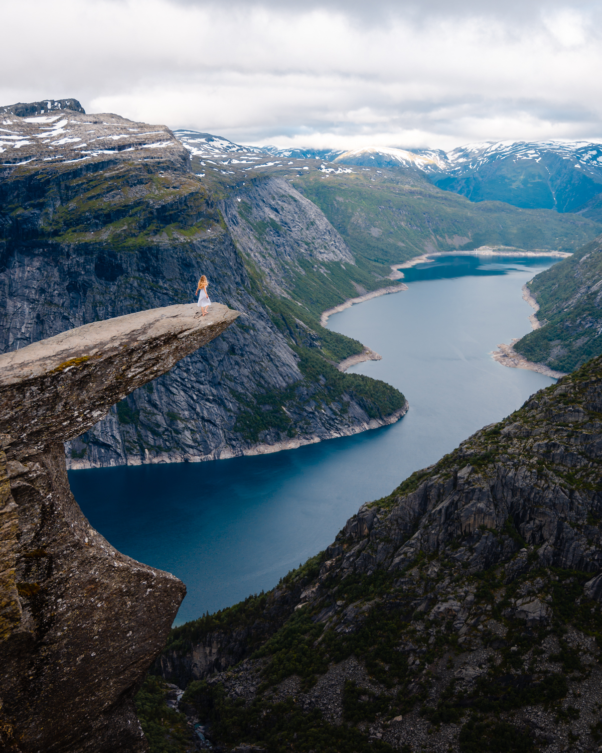 trolltunga norway hike