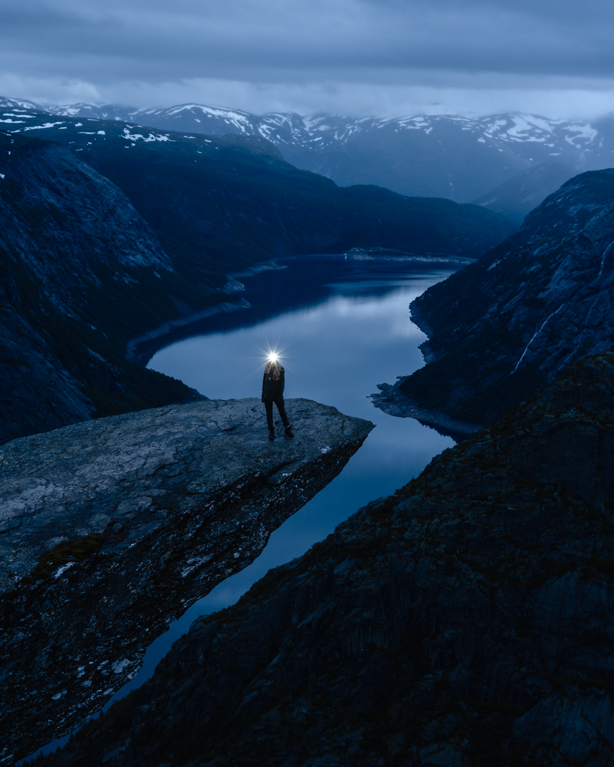 trolltunga photo